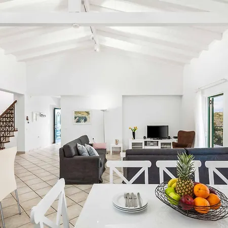 Villa Zeus Agios Stefanos (Thinali)
